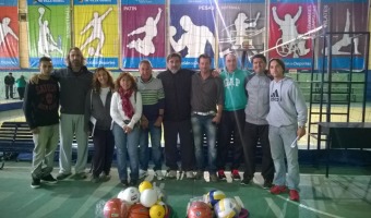 La Municipalidad entreg material deportivo  al Centro Comunitario y Casa del Nio