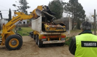 SIGUEN LOS OPERATIVOS DE REMOCIN DE AUTOS ABANDONADOS