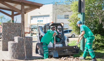 Contina la construccin de veredas