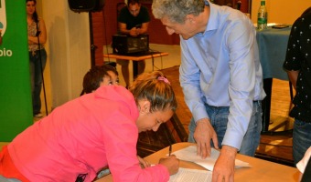 FIRMARON EL CONTRATO LOS 134 SORTEADOS DE LOTES CON SERVICIOS CON EL MUNICIPIO