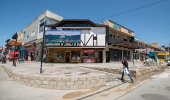 Avanzan los trabajos de mejoras en la peatonal de la Avenida 3