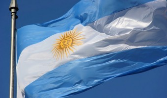 Sube bandera del amor
