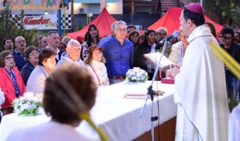 EL OBISPO GABRIEL MESTRE VISIT LA CIUDAD