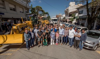 AUMENTA LA FLOTA DE VEHCULOS MUNICIPALES: SE PRESENTARON NUEVOS MVILES Y MAQUINARIA PESADA