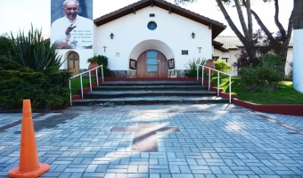 Finalizan las obras de mejoras en vereda y refugio en la Parroquia Inmaculada Concepcin