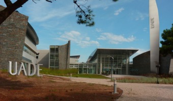 SE POSPONE EL SORTEO DE BECAS UADE