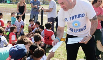 Jornada amistosa de ftbol infantil en el Barrio