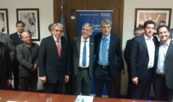 Barrera firmó convenio por ampliación del Gasoducto de la Costa