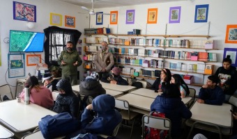 CHARLA INFORMATIVA SOBRE LA RESERVA NATURAL FARO QUERANDI EN LA ESCUELA SECUNDARIA 1