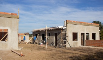 AVANZAN LAS OBRAS EN LAS 72 VIVIENDAS DEL BARRIO LA CARMENCITA