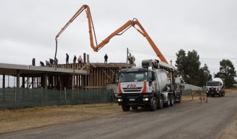 AVANZA SIN PAUSA LA OBRA DE LA NUEVA CANCHA DE HOCKEY MUNICIPAL