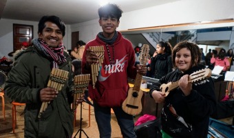 LA EMO VILLA GESELL RECIBI 45 INSTRUMENTOS MUSICALES