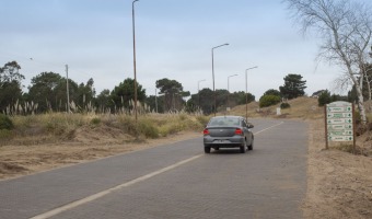 OBRAS QUE NOS UNEN: MAR DE LAS PAMPAS Y MAR AZUL YA TIENEN SUS ACCESOS CON PAVIMENTO ARTICULADO