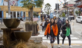 CON UN 90% DE OCUPACIN HOTELERA VILLA GESELL VIVE A PLENO LA FIESTA NACIONAL DE LA DIVERSIDAD