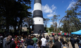 SE LLEV A CABO EL ACTO OFICIAL POR LOS 100 AOS DEL FARO QUERAND EN LA RESERVA ECOLGICA