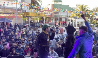 LA PLAZA PRIMERA JUNTA VIBR AL RITMO DEL FREESTYLE