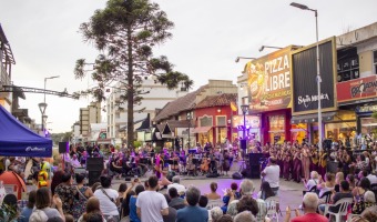 VILLA GESELL FESTEJ SUS 91 AOS CON SHOWS EN VIVO EN PLENO CENTRO