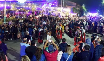 UNA MULTITUD ACOMPA UNA NUEVA EDICIN DEL VA CRUCIS