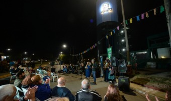 CARLOS GESELL ILUMINADO BRILLA EN EL HISTRICO TANQUE DE AGUA DEL BOULEVARD