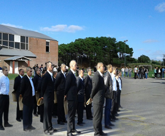 Adelante los aspirantes geselinos, detrs los de Pinamar