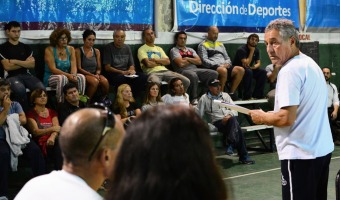 En el Polideportivo presentaron a los profesores para actividades deportivas