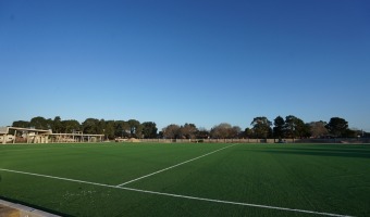 SE COMENZ A PINTAR LAS DEMARCACIONES DE LA CANCHA DE HOCKEY MUNICIPAL