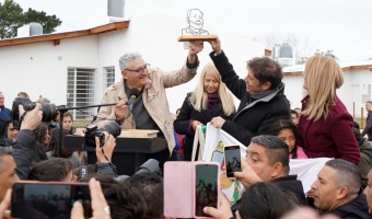 HOY VINIMOS A HACER HISTORIA: JUNTO AL GOBERNADOR, ENTREGAMOS 54 CASAS DEL BARRIO EX FOECYT