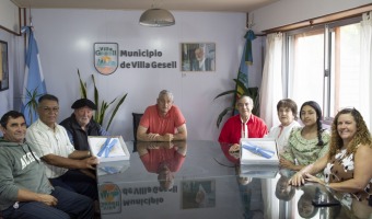 ENTREGA DE PLACA Y BANDERAS A INSTITUCIONES GESELINAS: RECONOCIMIENTO A SU TRAYECTORIA Y COMPROMISO