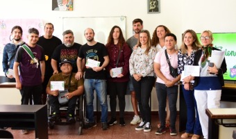 ESTUDIANTES GESELINOS RECIBIERON DIPLOMAS DE FINALIZACIN DE LOS CURSOS DE INFORMTICA Y TECNOLOGA DE LA DIRECCIN DE EDUCACIN