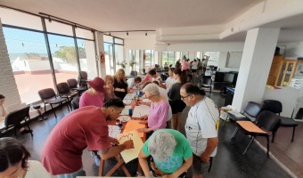 HUGO TALOU Y NELLY CARPI EN UNA EXPERIENCIA NICA DE DANZATERAPIA EN EL CENTRO CULTURAL PIPACH