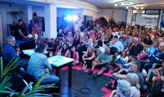 ANTE UN NUMEROSO PBLICO, SABORIDO PRESENT UN MUNDO DISPERSO