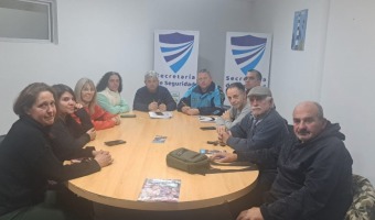 FUNCIONARIOS DE SEGURIDAD SE REUNIERON CON VECINOS DE LAS LOCALIDADES DEL SUR
