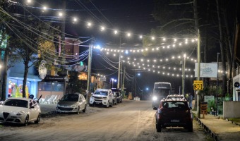 EL PASEO COMERCIAL DE MAR AZUL TIENE NUEVAS LUMINARIAS