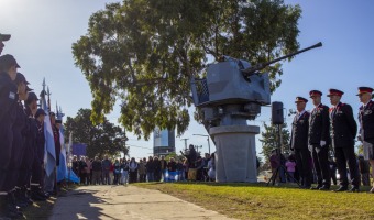 INSTITUCIONES GESELINAS CELEBRARON EL DA DE LA BANDERA Y EL EMPLAZAMIENTO DE UN CAN DEL PORTAAVIONES 25 DE MAYO