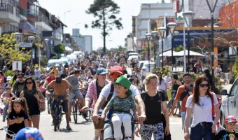 MULTITUDINARIA PARTICIPACIÓN EN LA 42° BICICLETEADA DE LA PRIMAVERA