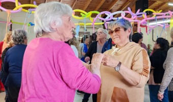 MÁS DE 150 ADULTOS MAYORES GESELINOS FESTEJARON SU DÍA A PURO RITMO Y ALEGRÍA
