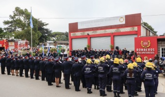 BOMBEROS CERR EL AO CON LA ENTREGA DE DISTINCIONES Y ASCENSOS