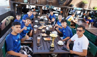 TORNEO INTERBARRIAL DE FTBOL: LOS CAMPEONES CERRARON CON UN GRAN FESTEJO EN EL NATICO