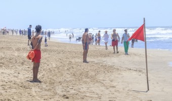 SEGURIDAD EN PLAYAS: MLTIPLES RESCATES EN LAS COSTAS GESELINAS