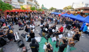 SE PRESENT LA ORQUESTA MUNICIPAL EN LA FERIA DEL LIBRO GESELINA