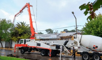 OBRA HOSPITAL MUNICIPAL: COMENZ EL LLENADO DE LA LOZA DEL PRIMER PISO