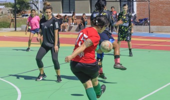 COPA 8M: SE REALIZ EL PRIMER TORNEO DE FUTBOL 5 FEMENINO INTERBARRIAL