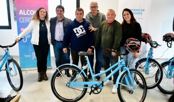 EL MINISTERIO DE TRANSPORTE ENTREG BICICLETAS A ESTABLECIMIENTOS DEPORTIVOS