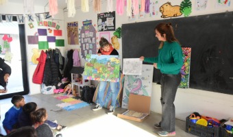CONTINAN LAS VISITAS DE ARTISTAS LOCALES EN LA CASA DE LAS INFANCIAS