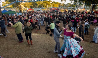 GRAN COMIENZO DE LA CRIOLLA: MSICA, BAILE Y TRADICIONES EN LA PRIMERA JORNADA