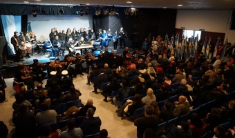 VILLA GESELL CONMEMOR LOS 209 AOS DE LA INDEPENDENCIA NACIONAL