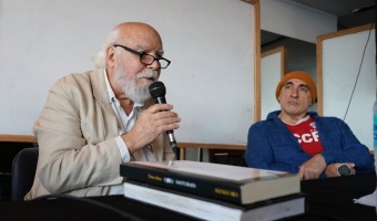 A sala llena, Juan Sasturain present 