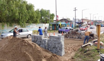 REPARAN ASFALTO DE BOULEVARD Y 107