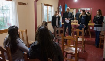 Entrega de pensiones en Casa de los abuelos