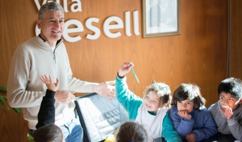 Alumnos de la Escuela Gabriela Mistral visitaron al Intendente